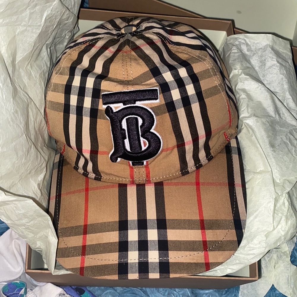 Burberry hat
